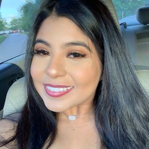 Meet your Posher, Mely